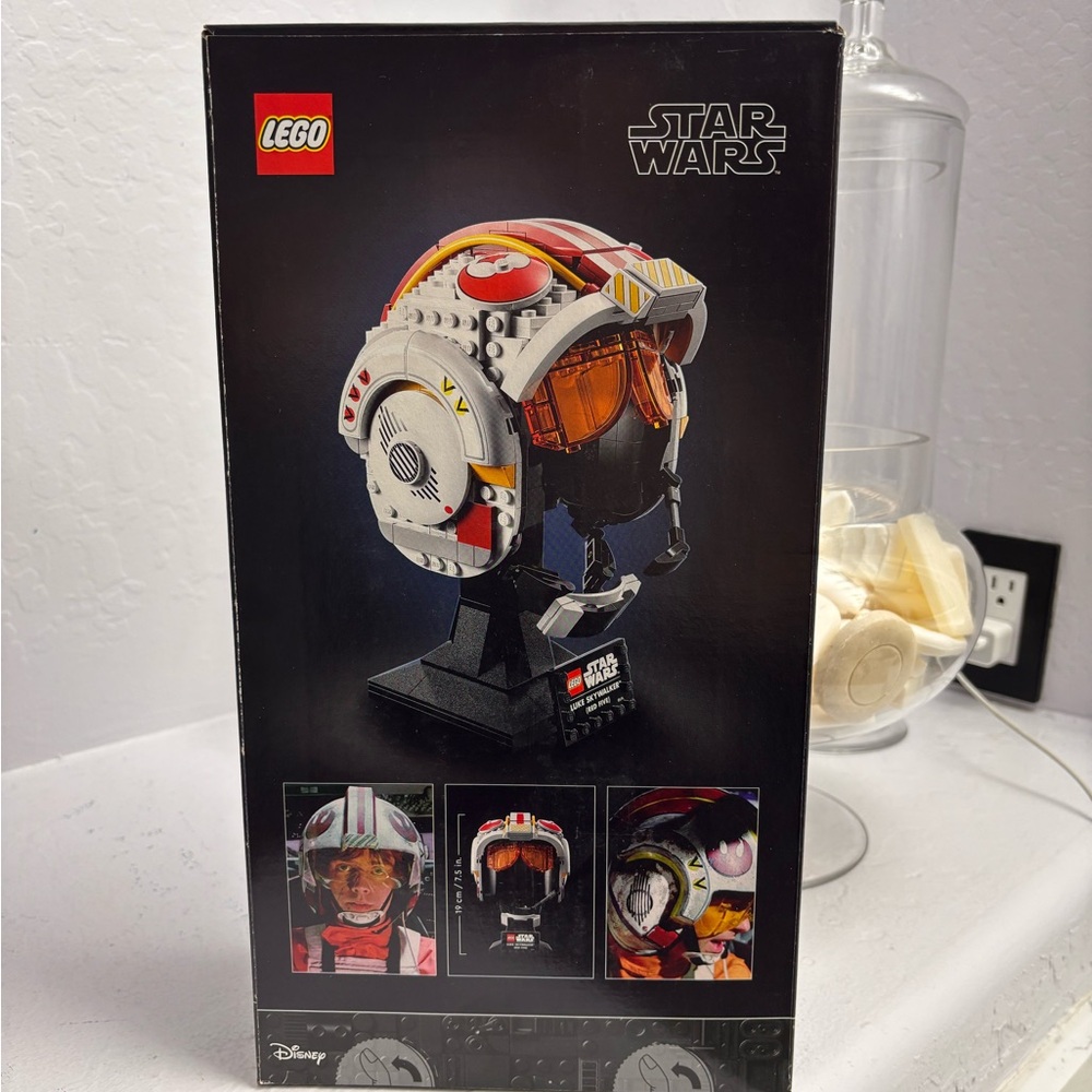 LEGO #75327 Star Wars Luke Skywalker (Red Five) Helmet New Sealed - Picture 2 of 2